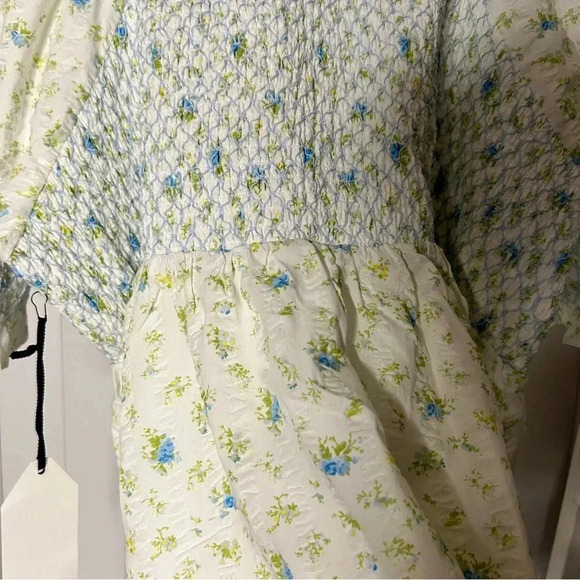 NWT English Factory Floral Smocked Top - Size 3X - Picture 6 of 6